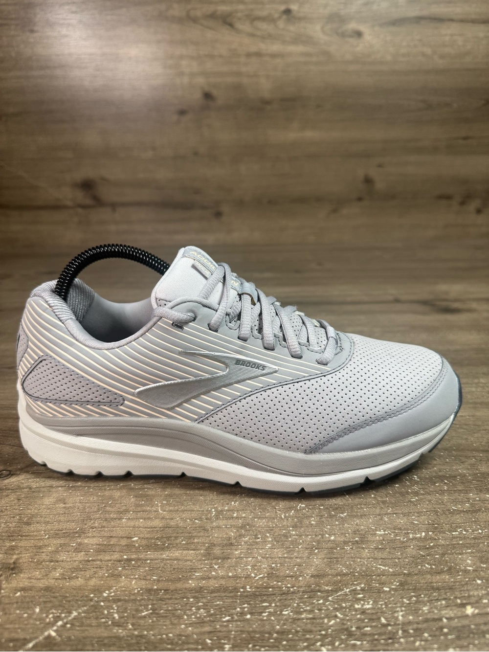 Brooks Addiction Walker 2 Womens 9.5 B Gray Silver Slip Resistant Walking Shoes